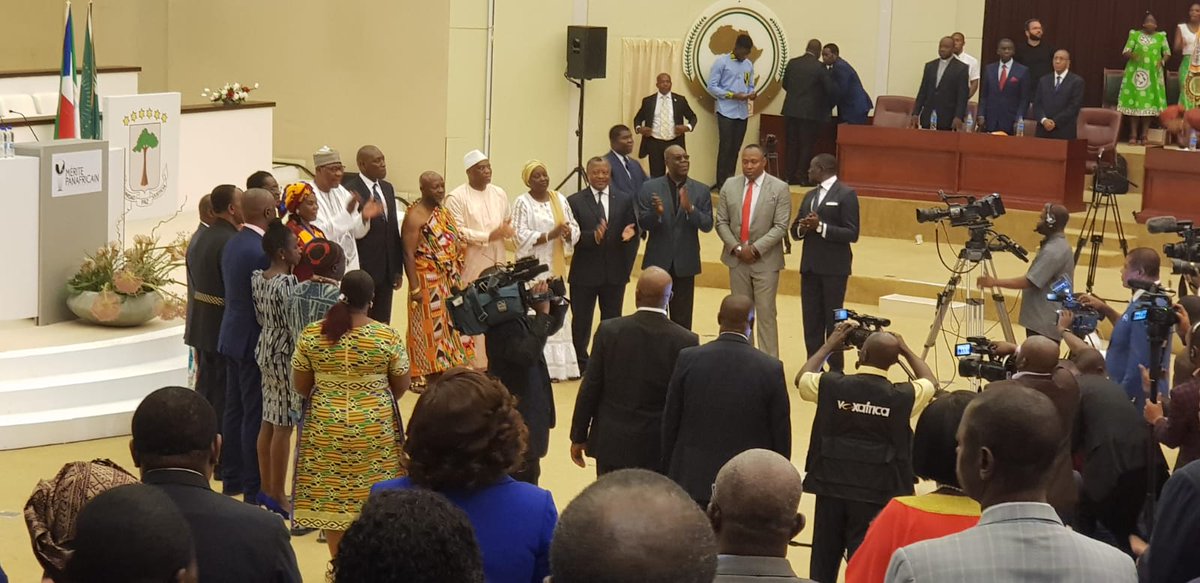 ThomasboniYayi's tweet photo. Ce lundi 20 août 2018, à Malabo,  j'étais l'un des invités d'Honneur  de la cérémonie de  remise de Prix aux Meilleurs Leaders Panafricains, en présence de Son Excellence le  Président OBIANG N'GUEMA. https://t.co/l145yfrwEI