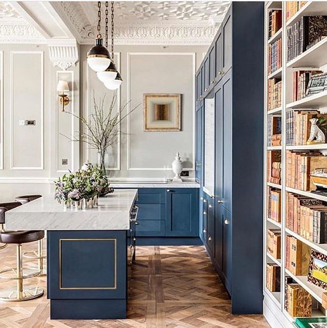 1stClassRenno's tweet photo. Blue kitchen? ABSOLUTELY! Everybody’s doing it! 💙 📷  @ashleytstark  #bluekitchen #kitcheninspo #beautifulblue #bluecabinets https://t.co/OjUyH5Nijy https://t.co/eO2xabN80R