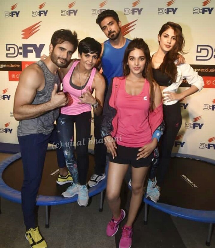 TackerPedia's tweet photo. Pictures: @karantacker for @dfysport @amazonfashionin #getsetdefy https://t.co/ATBSwArNq1