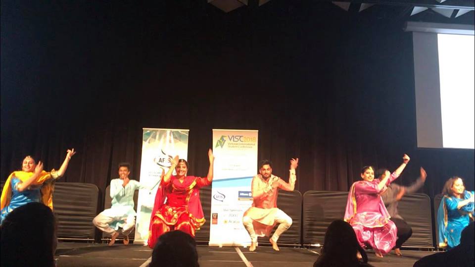 VISC2018's tweet image. A series of festive traditional Indian dances to end The Victorian International Student Conference (VISC) 2018! Thank you dancers for taking your time and patient to end the conference with the beautiful dances! 

Check out their dances! 

#VISC2018
#Conferences
#Dances
