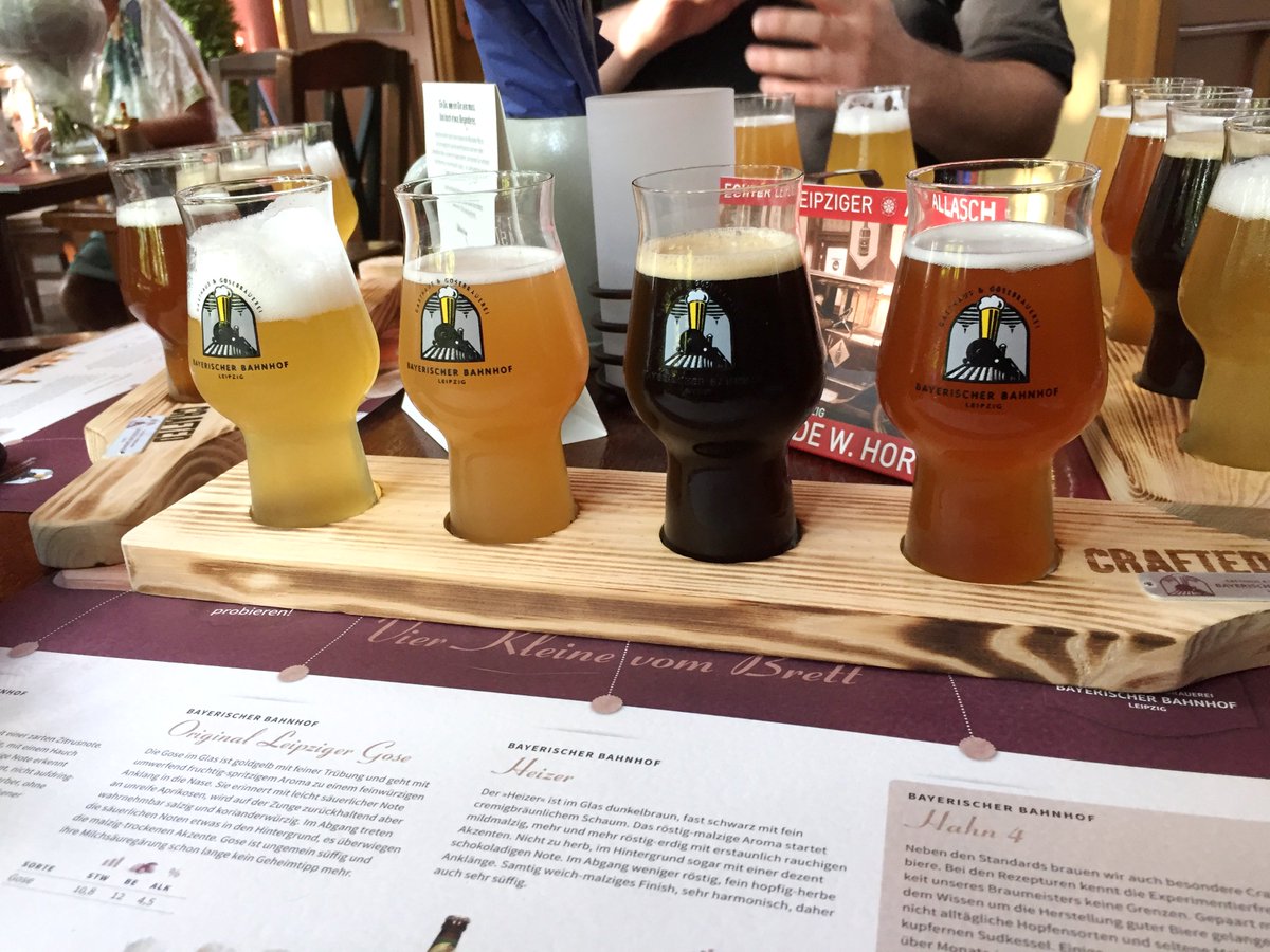 OngewoonLekker's tweet photo. Gose; een Duits #bier wat tot de verbeelding spreekt. Want bier met #zout? Ik ging bij Gasthaus &amp; Gosebrauerei #BayerischerBahnhof in #Leipzig kijken (en proeven) hoe het nu precies zit met die #Gose. >> https://t.co/JY150KB4Rx Mda @StadtLeipzig #HiddenLeipzig https://t.co/N8y3mdVqMP