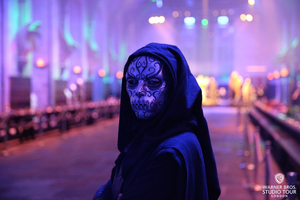 We're inviting brave witches, wizards and Muggles to enjoy a magical Hallowe’en evening on the set of the Hogwarts Great Hall. Hogwarts After Dark returns 26th, 27th and 28th October! Tickets go on sale at 10am on 28th August. wbstudiotour.co.uk/after-dark