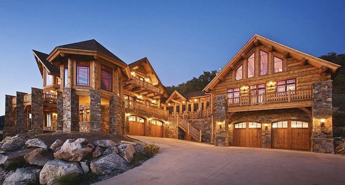 Sagetech_Mach's tweet photo. Following on from yesterday’s article on Timber Framing, look at this stunning timber frame home. #woodworking #workingwithwood #instawood #woodart #woodenhomes #timberframe #carpentry #joinery #woodworker #craftsman #madewithtimber #madewithwood #woodclass #woodworkingmachinery https://t.co/xFsbGrDskI