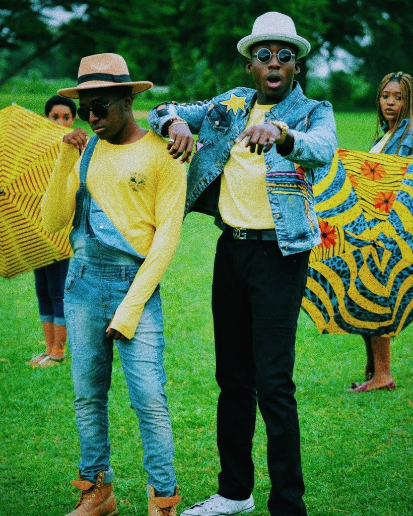 TheColorgradr's tweet photo. @RemyBaggins & @eriifemusic set to release visuals to #YLLW off their collaborative ep #Yllw https://t.co/F9zXCzPc9M