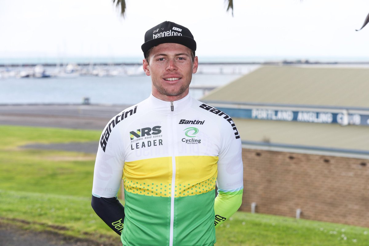 ZXCycling's tweet photo. 🇦🇺 #ToGSC final GC

1 🇦🇺@AydenToovey of 🇦🇺@BennelongSwissW
2 🇩🇪@Raph_the_Kaiser of 🇦🇺@InForm_Racing_ 
3 🇦🇺@just_nickwhite of 🇦🇺@oliversracing
4 🇦🇺@sam_welsford of 🇦🇺@aca_cycling
5 🇦🇺Cameron Scott of 🇦🇺@aca_cycling

#NRS18 https://t.co/WXUyONYoLe