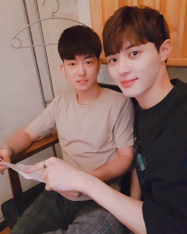 CrushOnVOISPER's tweet photo. [INSTAGRAM/TWITTER] 180821 Voisper update 
The lights at our studio will not go out today as well 🕯
⠀
Just like #Voisper ‘s future #Always  #Bright #Studio #Daegwang #Chunggi https://t.co/KYXE87GeyU