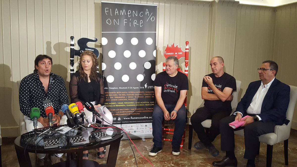 Mertxe_Beriain's tweet photo. Presentación en @HotelTresReyes  del V @flamencoonfire , dedicado a la mujer flamenca , con @rikardohj @gazkalo  Lorena Jiménez, Miguel Morán, Juan Casero, Felix Palomero @baluarte  . #OnFire2018 https://t.co/9mxyUnc7HH
