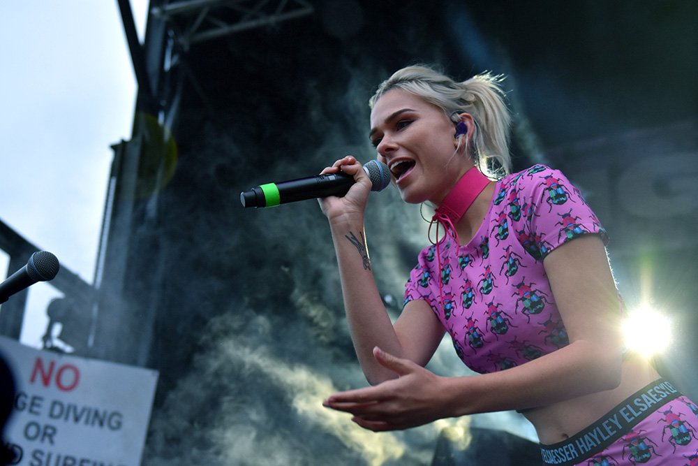 shawtalk_'s tweet photo. We spoke to the amazing @nicolemillar about standout moments in her career, the new album and of course, her fav 00s song ⚡️ Check it out! https://t.co/NBrfg2f7Wt
#NicoleMillar
#SHAWTALK https://t.co/4seM2L6r1I