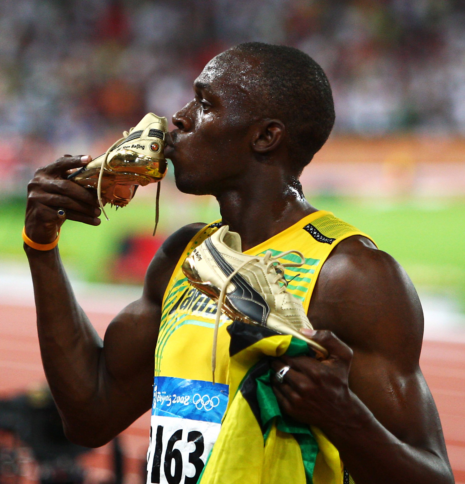   It took him just 9.58 seconds to run 100m.

Happy birthday to the world\s fastest man - Usain Bolt 
