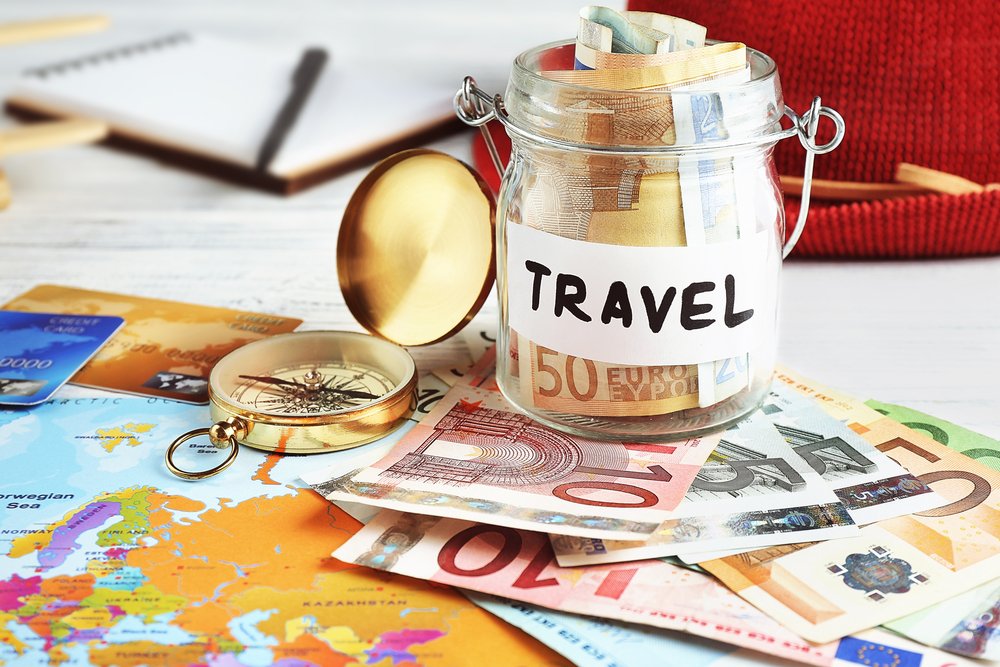 switch_please's tweet image. It's holiday season - but don't get ripped off when getting your travel money. Follow these 19 tips and tricks to get the cheapest: 
bit.ly/2mmKKPj #TravelTuesday