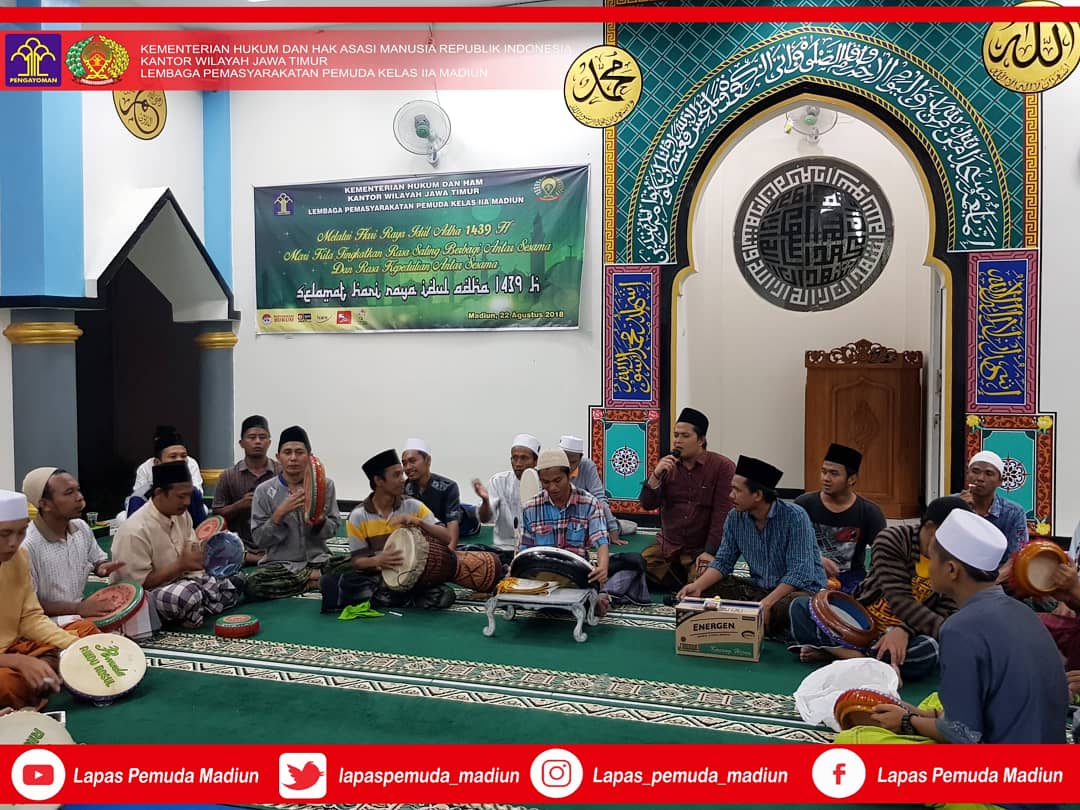 Selasa, 21/08
Kegiatan Malam Takbiran Hari Raya Idul Adha 1439 H oleh sebagian WBP muslim tepatnya santri pondok pesantren Al Hikmah sebanyak 40 WBP, kegiatan berlangsung aman dan tertib
(Humas Lapas Pemuda Madiun)
@Kemenkumham_RI
<a href="/DITJEN_PAS/">DitjenPemasyarakatan</a> 
@Kemenkumham_Jtm
