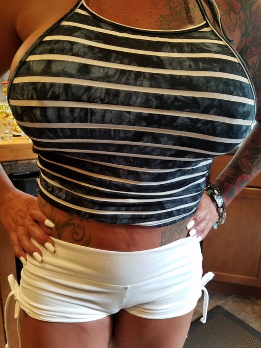 #TittyTuesday #MILF #BigBoobs #Pierced https://t.co/Y99Vb0IJHR<a href="/tag/tittytuesday"class="tags">#TittyTuesday</a><a href="/tag/milf"class="tags">#MILF</a><a href="/tag/bigboobs"class="tags">#BigBoobs</a><a href="/tag/pierced"class="tags">#Pierced</a>