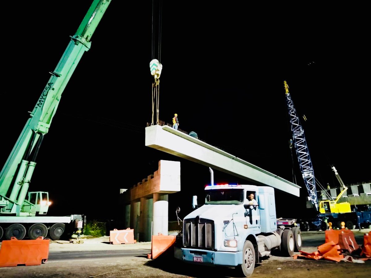 RDGDELGADO's tweet photo. Trabajando sobre la Autopista Mexico- Texcoco, como parte de la infraestructura del #NAICM @BestMycsa #BestMycsa https://t.co/CKKId50vi0