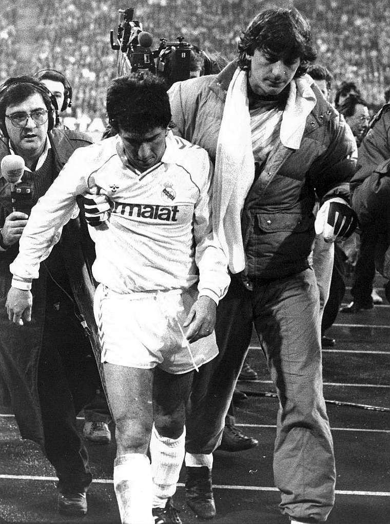 FOTOS HISTORICAS O CHULAS DE FUTBOL - Página 14 DlHdVrWX0AE9MX3?format=jpg&name=medium