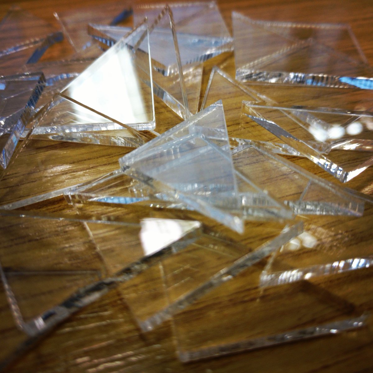 ashfieldprint's tweet image. Still working on our 13,500 piece acrylic jigsaw puzzle!  With us there is so much more to #print than paper, find out more at:ashfieldprinting.co.uk/info/print-mat…