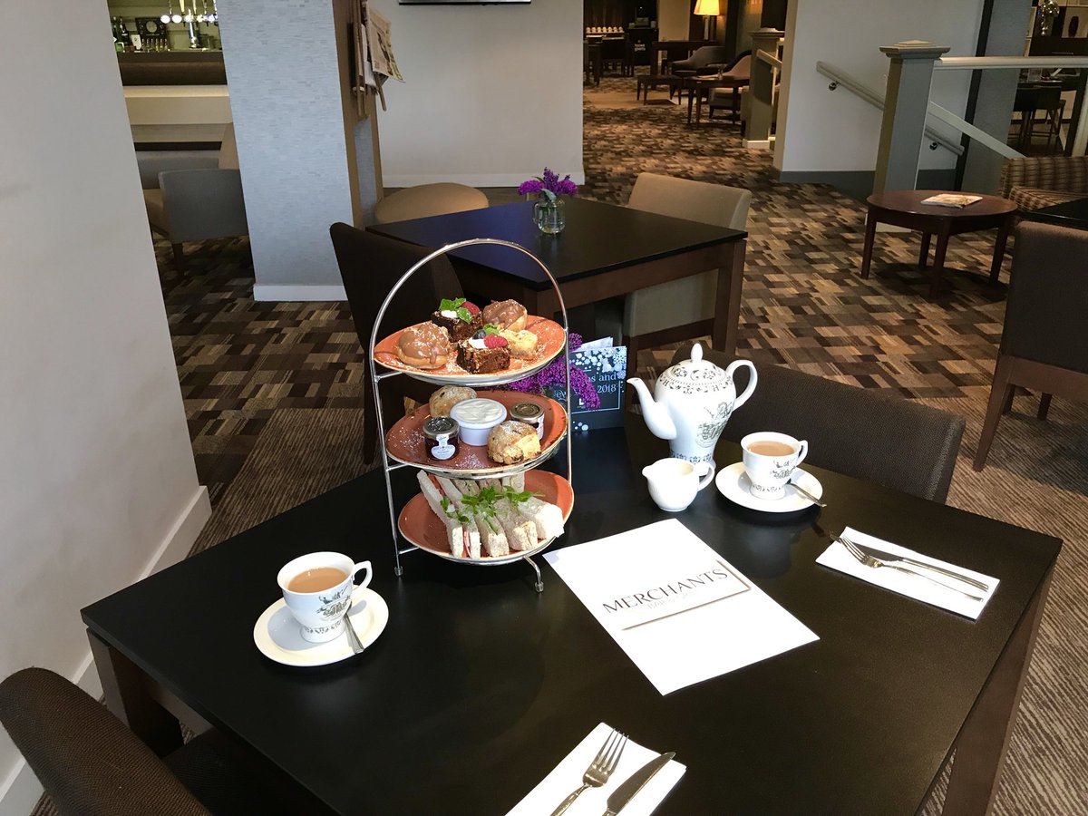 Did you know all of our pastries and scones are handmade onsite by our talented chefs? 👨‍🍳🍰
Book your Afternoon tea today by calling 01772 868000
#afternoontea #homemade #welovebaking #fresh #bakednotbought #prestonafternoontea #lancashireafternoontea #teamsamlesburyhotel