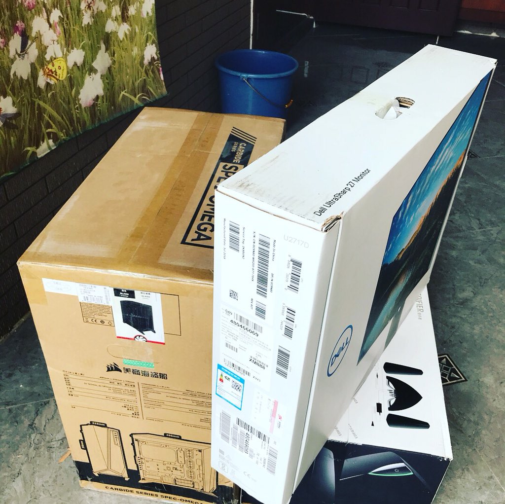 jeffersblue's tweet photo. 買了23K的新電腦還沒時間回去組起來玩，一個人做2.5個人的工作的日子還要持續多久呢？我血條快見底了⋯⋯ https://t.co/93AN1cfFkZ