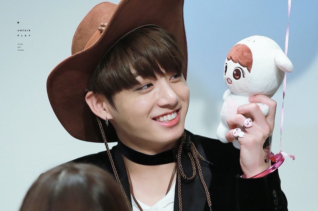 kookpiics tweet picture