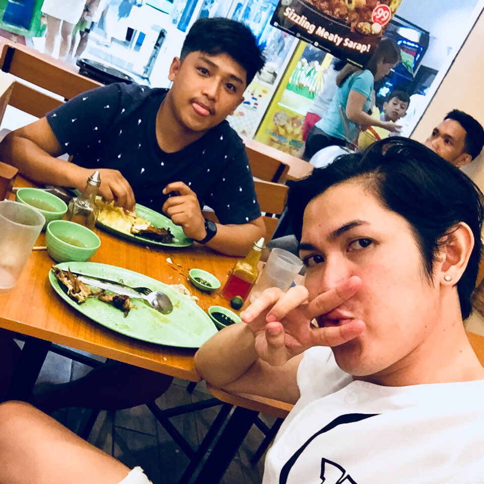 teachernicolai's tweet photo. May nakamiss din pala sa akin hahaha!😍
Salamat kyah @Bryannnoodles 🤗
#DateTonight🙈 https://t.co/YnbhiV1P7K