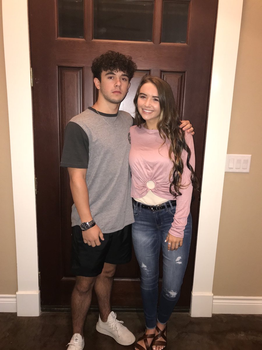deborahcole29's tweet photo. House united 🐻 & 🦁 his senior year, her junior year #lastfirstdaytogether @LakeCreekHS @MHS_Principals https://t.co/odw1IndLWU