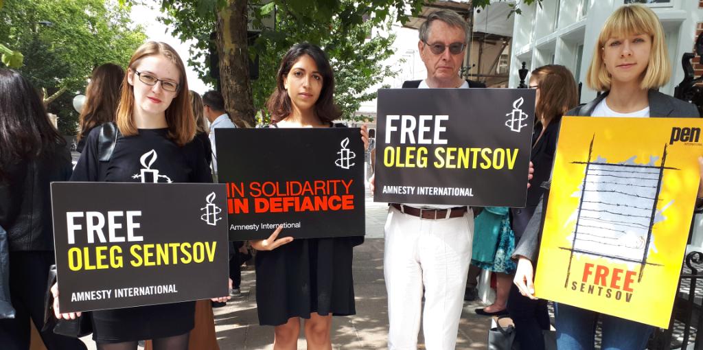 AmnestyUK's tweet image. Today is the 100th day of Ukrainian writer and filmmaker #OlegSentsov&apos;s hunger strike. He is currently incarcerated in a Russian prison for speaking out against the unlawful annexation of his native Crimea. #FreeSentsov