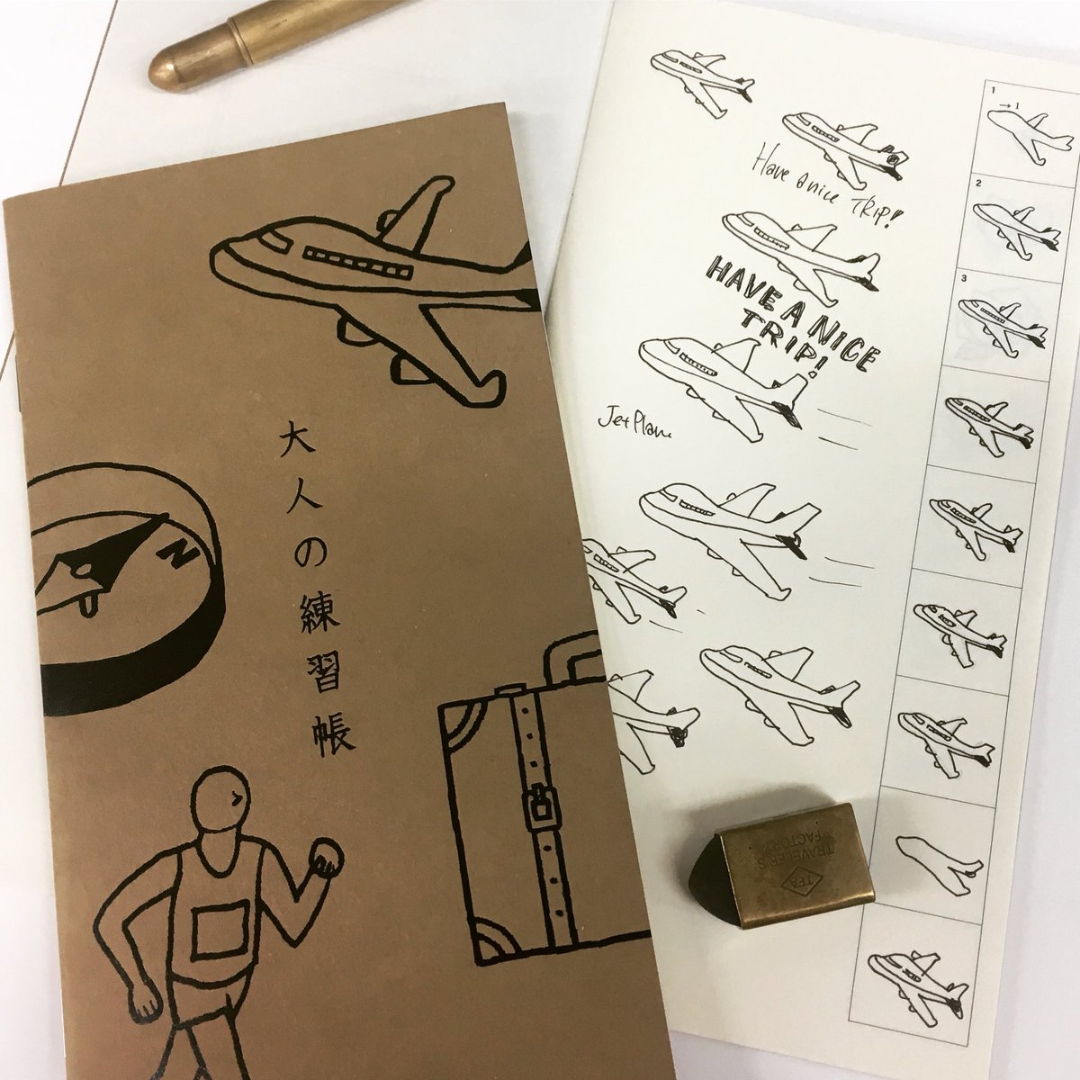 Traveler S Factory 水縞さんとのコラボレーションで作ったリフィルで飛行機のイラストを練習 小学生の頃の夏休みの宿題を思い出します でも飛行機っぽい絵が描けるようになった気がします トラベラーズファクトリー各店で好評発売中 皆さまもぜひ