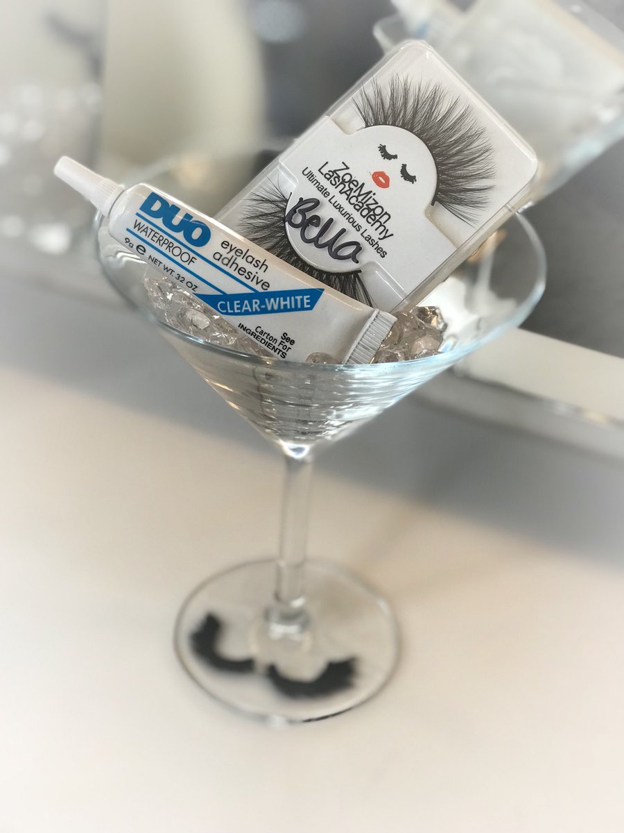 zoemizonlashac's tweet photo. Serving you your favourite cocktail 😍 

Lashes &amp; Glue available in salon💕 https://t.co/98EQg0uJJX