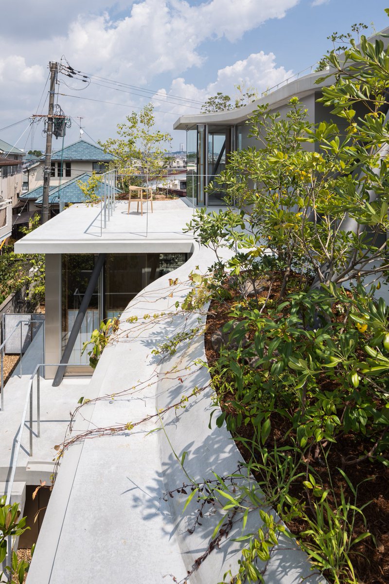 新建築社 新建築住宅特集9月号 発売 テラスの価値ーー多様な建築的外部空間 外外に暮らしを広げる歓びに溢れる住宅を一冊まるごと17作品 T Co Nlxjy5lnvu