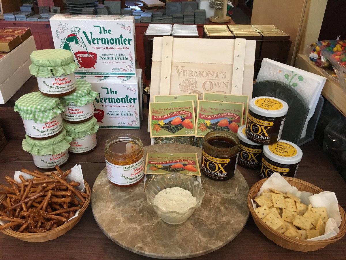 VermontHoliday's tweet photo. When you shop online at https://t.co/CwsIN4TN4A there's lots to see and to SHARE! #SharingIsCaring! Small businesses like us depend heavily on your social sharing in our dedicated efforts to promote the good works of Vermonters! #ShopVermont #ShopLocal #VT https://t.co/yAel3VWMuw