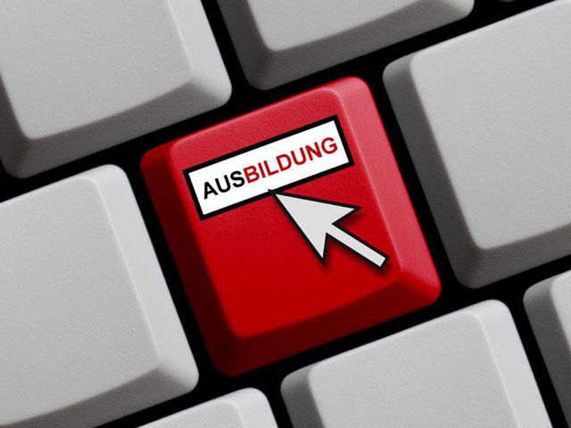 handwerksblatt's tweet photo. #Azubitest: Über 100 Berufe doch nur ein Test. Mit dem kostenlosen Azubitest von https://t.co/MwBC4VBcLa können Schulabgänger vorab checken, ob sie fit für eine #Ausbildung im #Handwerk sind. Einfach hier klicken https://t.co/PSIaxOucyK! Foto: © kebox/123RF.com https://t.co/3PXYjwOef9