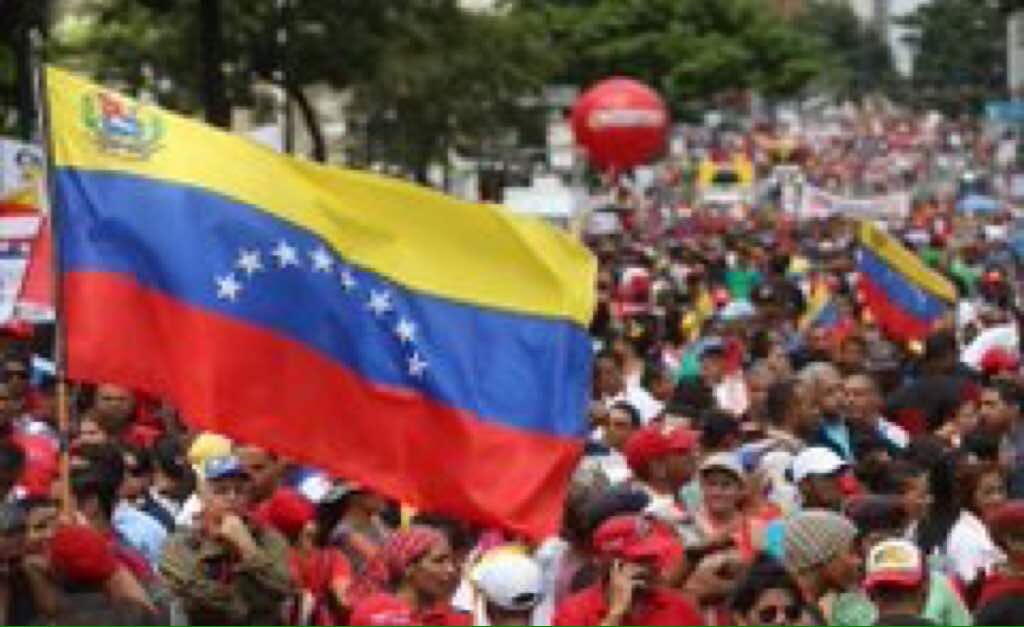 Mariaca67's tweet photo. #21Agosto en el marco de la Reconversión Monetaria el #PuebloTrabajadorALaCalle a apoyar el plan de Crecimiento y Recuperación. https://t.co/F8RTVbznjW