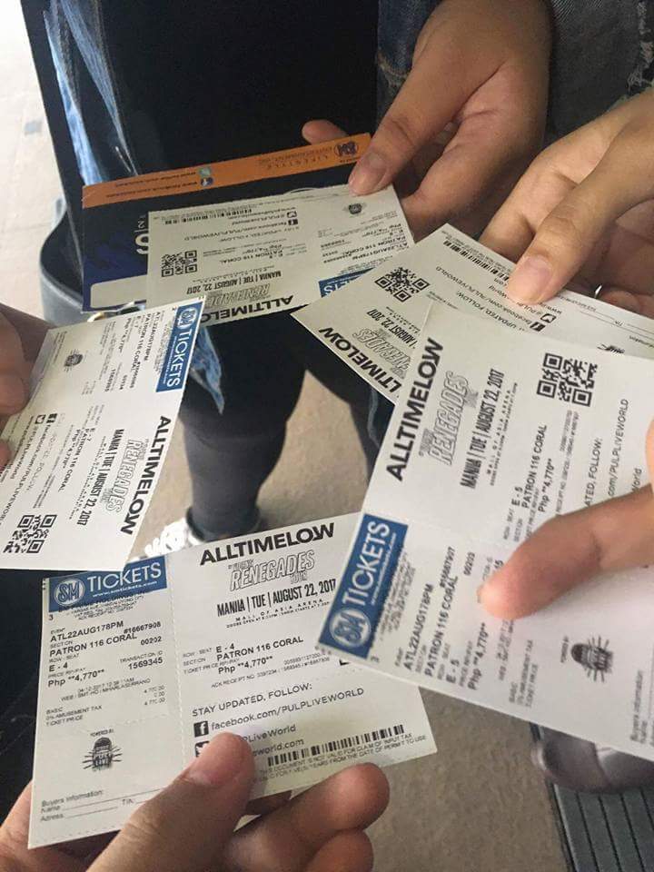 doolsetmowi's tweet photo. guys, it's been 1 year na :(
@byesaucee @Gap_ass @piscasio1424
#ATLinMNL2017 https://t.co/DRgTt5HOPo