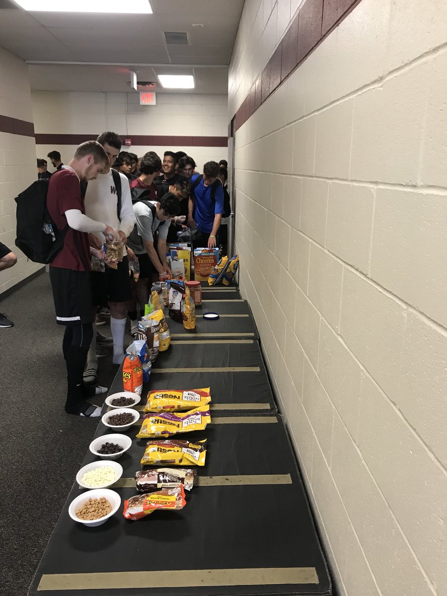 SRamey11's tweet photo. Another round of BYO Trail Mix was a hit! @buffssoccer @WTAMUTrackXC @WTAMU_WSoc (didn’t get a snap of XC 🤦🏼‍♀️) #FuelUp #PreSeasonTreat @wtathletics https://t.co/QynNUGKHEL