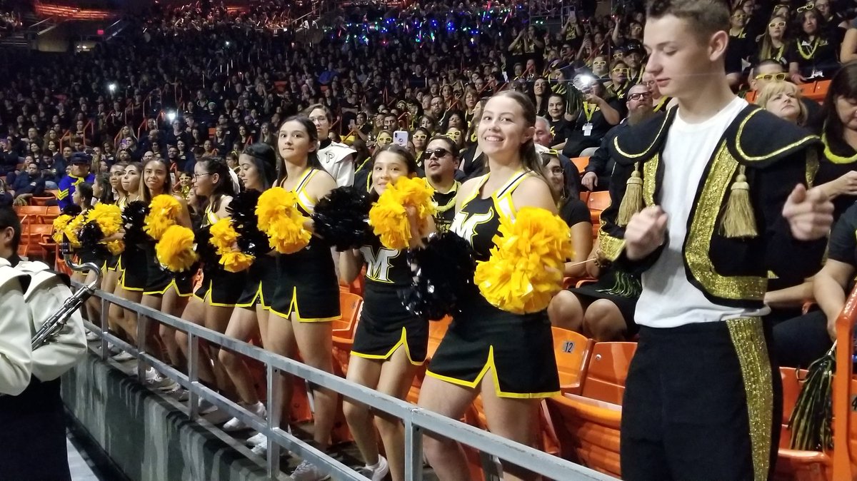 YsletaISD's tweet photo. #YISDConvocation Work hard. Play hard! Motivation for an incredible 2018-2019 at #THEDISTRICT #WeDeliverExcellence https://t.co/mIg9e9Ybnq