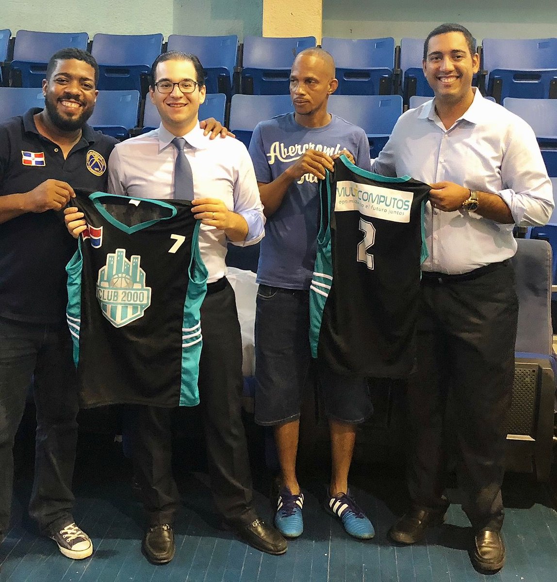 Multicomputos's tweet image. @Multicomputos felicita a equipo de baloncesto Club2000, invicto en competencia en New York. #trabajoenequipo #compromiso #excelencia