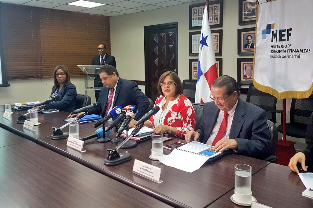 Mef_Pma's tweet photo. En el #BalanceFiscal del Gobierno Central se registraron ingresos totales por B/. 3,628 millones, de estos B/. 2,861 millones corresponden a ingresos tributarios y B/. 767 no tributarios; mientras que los gastos totales sumaron B/. 5,355 millones. https://t.co/GhWOOnqXK4