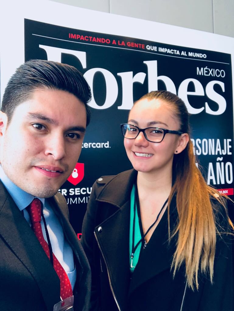 AlliAguilar's tweet photo. #MCCyberSecuritySummit representando al jurídico BBVA Bancomer https://t.co/V4LsFy5fke