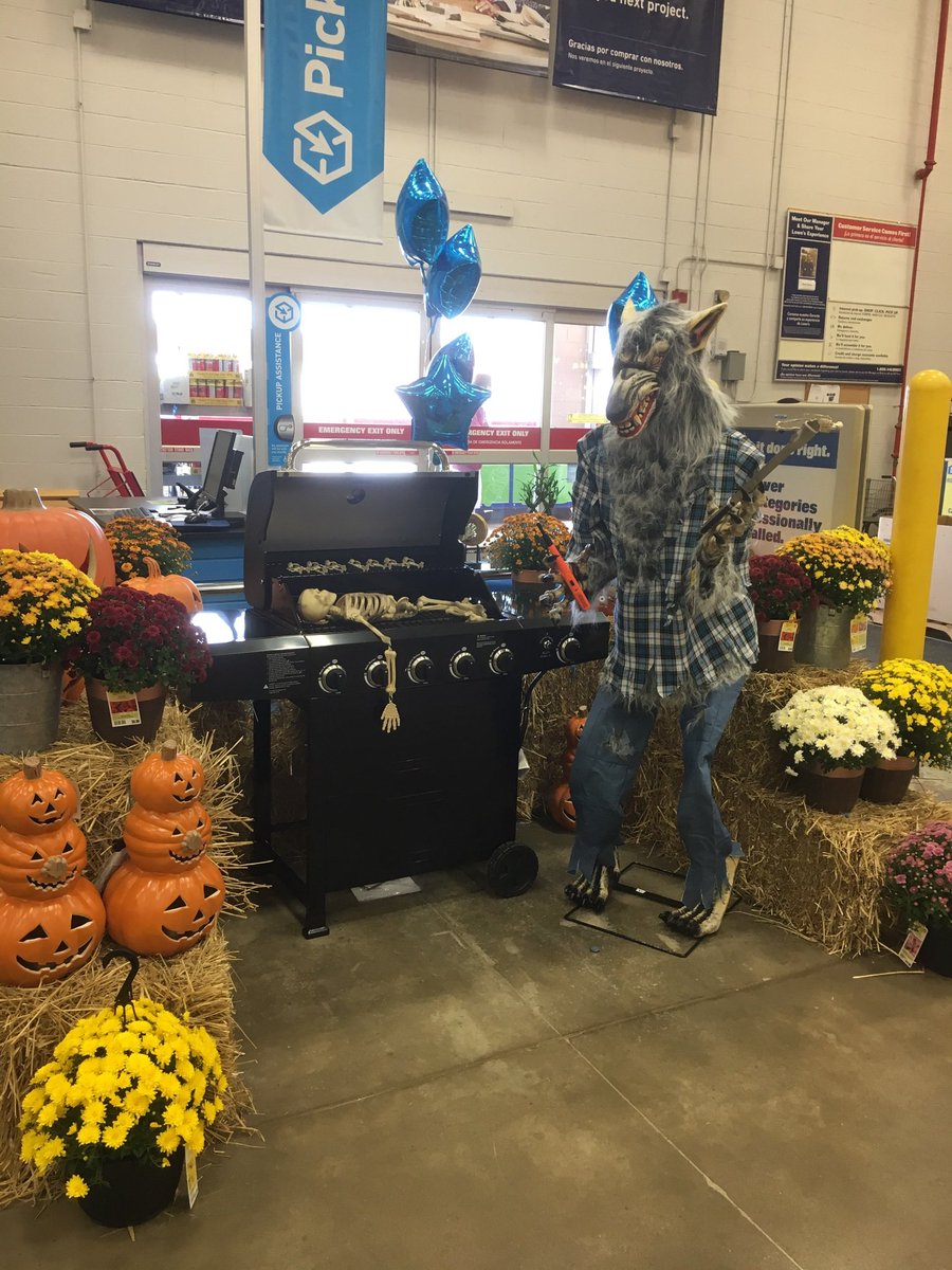 Solt12J's tweet photo. And that's how you cross merchandise Labor Day promos with Halloween in Greensburg, PA! Spooktacular Presentation! #LowesLife https://t.co/t69qfr7MqY