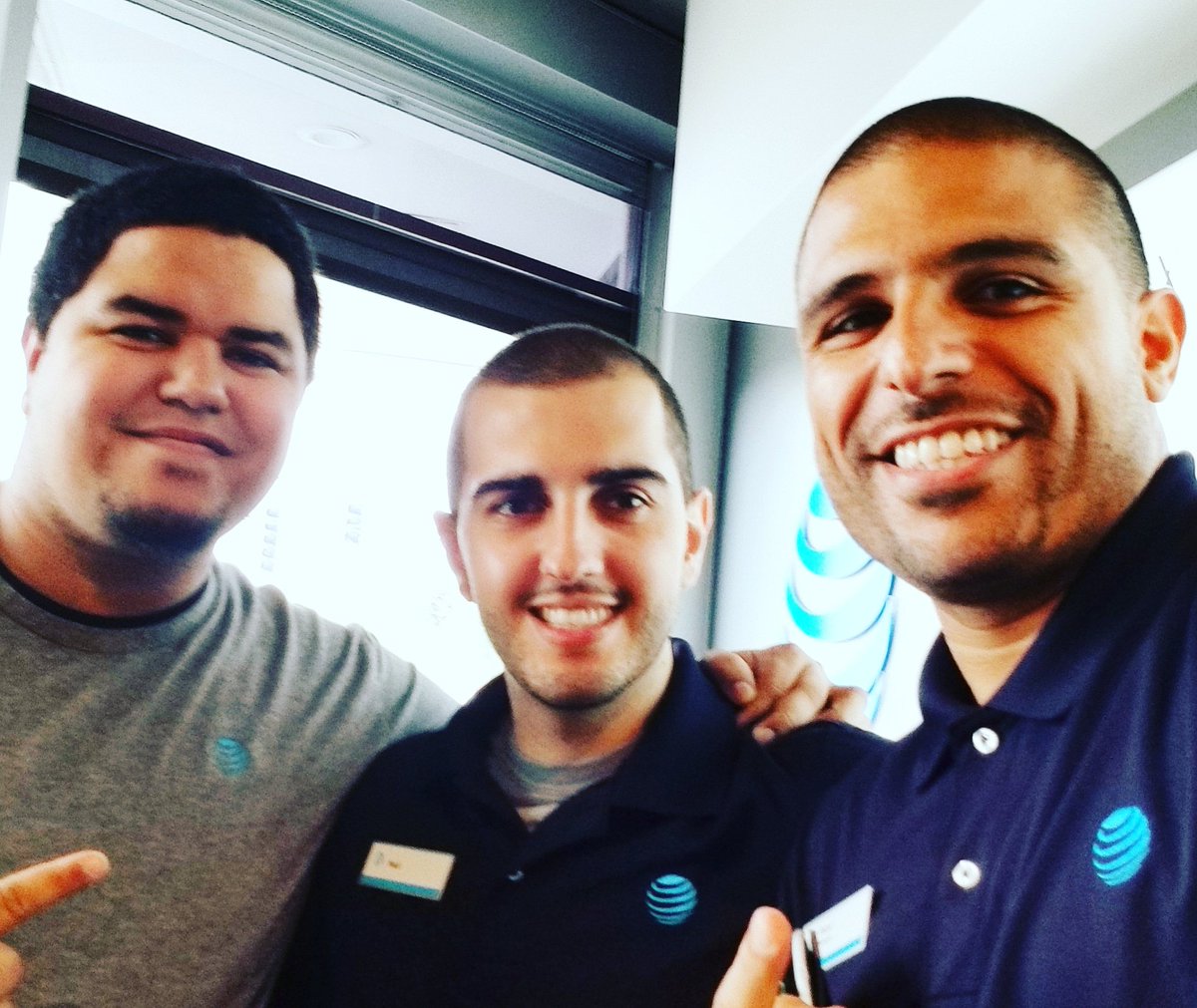 attniles9479's tweet photo. We're having a great day here in Niles and we hope you are too!! Come stop by and take advantage of our promotion's!! #attemployee #lifeatatt #YOURthingisOURthing https://t.co/HXtundEgnK