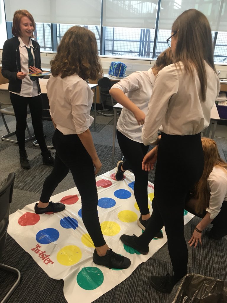 BoroughmuirHFTT's tweet image. Our S3 #HWB doing some essential research for their game development around the #Eatwellguide! Looking forward to meeting the pupils from @BuckstonePrimary ! @BoroughmuirHS