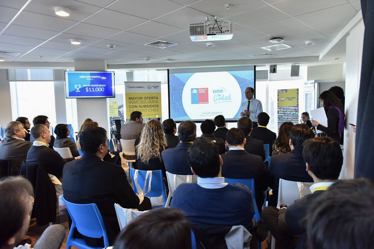 Ministro <a href="/cmonckeberg/">Cristián Monckeberg</a> expone ante representantes de empresas inmobiliarias para explicar el trabajo que realiza el <a href="/Minvu/">MINVU - Chile</a> con el programa de integración social y territorial, y para invitarlos a construir proyectos habitacionales con subsidios.