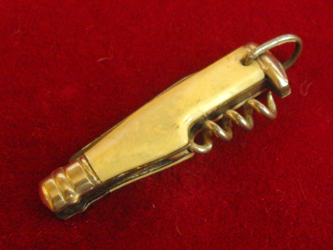 CartersCollecta's tweet photo. NEW LISTING
#Vintage #Chatelaine fob with perfume bottle corkscrew and penknife attachments
#CFS7489 #WDYT #followvintage #EtsyShop #etsyvintage #antiqueclique #etsy #noths #giftideas #tchotchke #penknives #fobs #vanity #chatelaines #corkscrews @Etsy
https://t.co/oEs5N58iVs https://t.co/EWmWv4q8dT