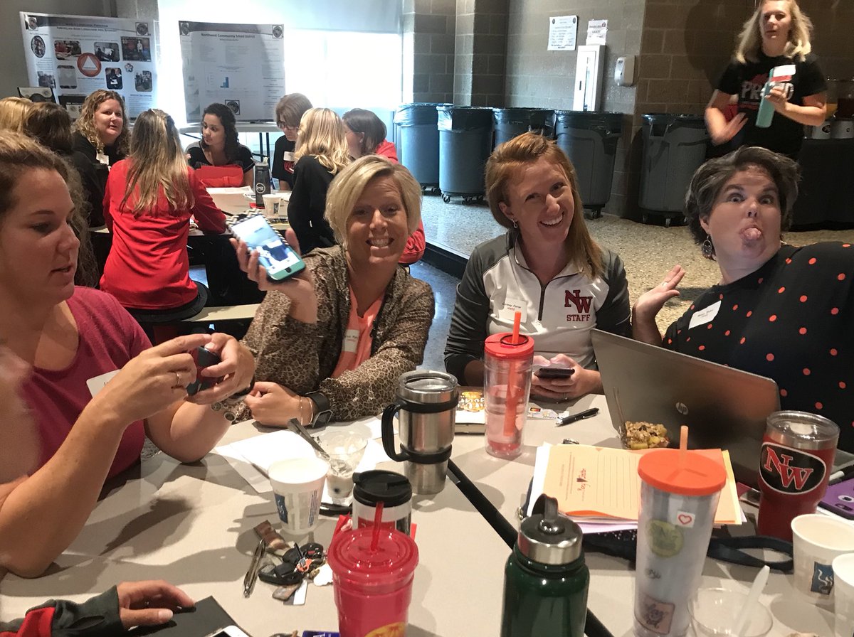 MaraKWi's tweet photo. What they said “share what it means to feed the positive dog inside you vs. the negative one” ... What our table heard “share pictures of your dog” #Close #TheyreSmiling #PositiveDogs https://t.co/9x6r9uspiY