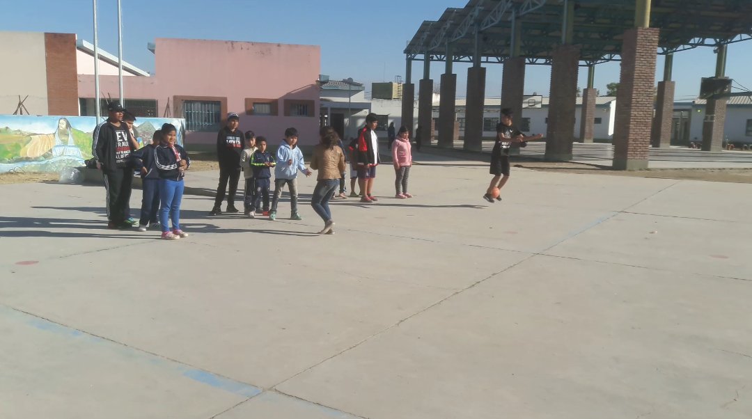 FabianMary6's tweet photo. #JuegosCooperativos
#TrabajoenEquipo
#FelizDiaDelNIÑO
CAÍ N°2 "ENSANCHANDO HORIZONTES" https://t.co/9kWXVG8RxM
