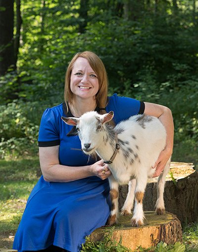 School Library Journal (SLJ) has announced Ali Schilpp, a library media specialist
from Northern Middle School in Accident, MD, as the 2018 School Librarian of the Year. #SchoolLibOTY   @sljournal
garrettcountyschools.org/news/2018/08/m…