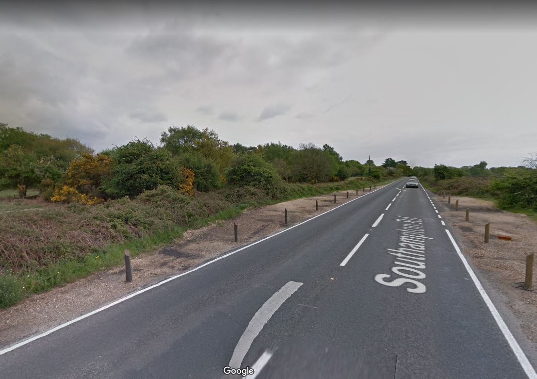 So what’s it for? Well, immediately north of here are D-Day Marshalling Camps B7 and B8. The black arrow shows an area of vehicle hardstanding alongside the road for vehicles, fragments of which are still visible. The location of the turning circle is marked in green.