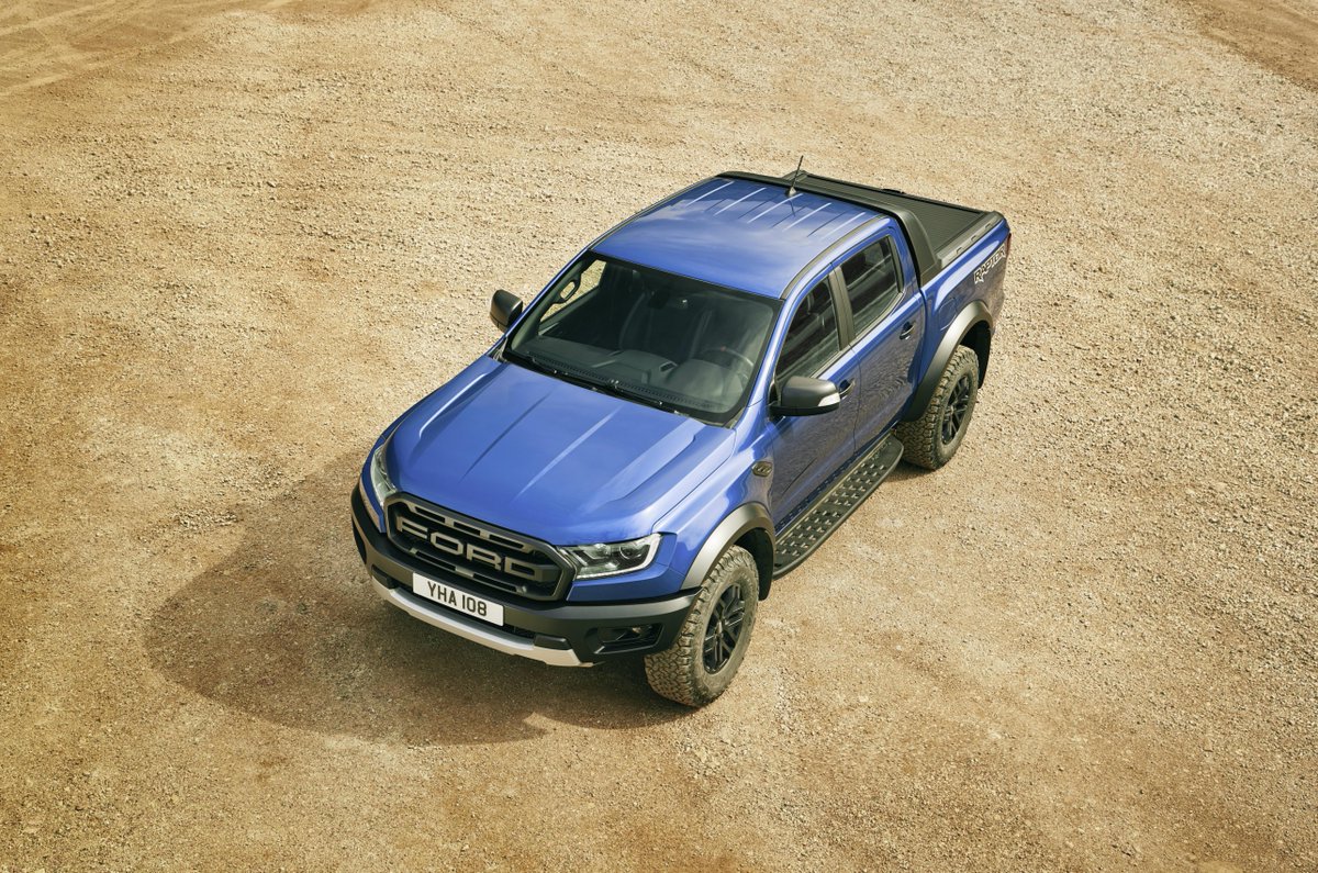 DriveAndRideES's tweet photo. Ford Ranger Raptor. Desarrollado por Ford Performance Motor EcoBlue de 213 CV y 500 Nm; caja de cambios automática de 10 velocidades #Ford #FordRangerRaptor #RangerRaptor https://t.co/LQAf36GI6B https://t.co/lUEAC1U6BD