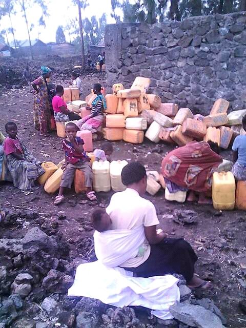 Luchardcongo's tweet photo. @ida_sawyer @fidh_africa @unjhro @MuellerTimo @clempawlotsky @witness_africa @ECAAIR1 @AEDHmonde @julienpalukucom @politicocd @soniarolley @frejusquenum @JournalTriomphe @magguykak @AMKARDCongo @gisele_kaj 
GOMA NEED WATER, La LUCHA RDC-Afrique lance bientôt les manifestations https://t.co/QhbAqQKfVH
