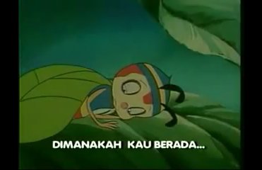 *lagi antri di kasir supermarket*
mama: dek tunggu di sini bentar ya, mama mo ambil kecap tadi kelupaan

aku: ok mah

*antrian ke kasir makin pendek*

aku: