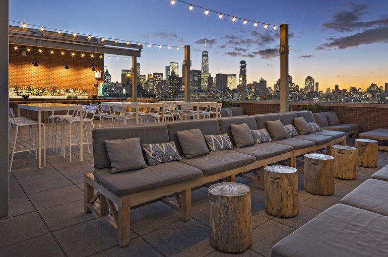 CNTraveler's tweet photo. 17 New York City rooftop bars to visit before summer ends https://t.co/5wkUHZj4Op https://t.co/ZZEOVWSmuX